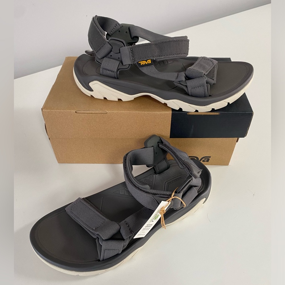 Teva TERRA FI 5 UNIVERSAL Mens Sandal - Size 9, New With Tags